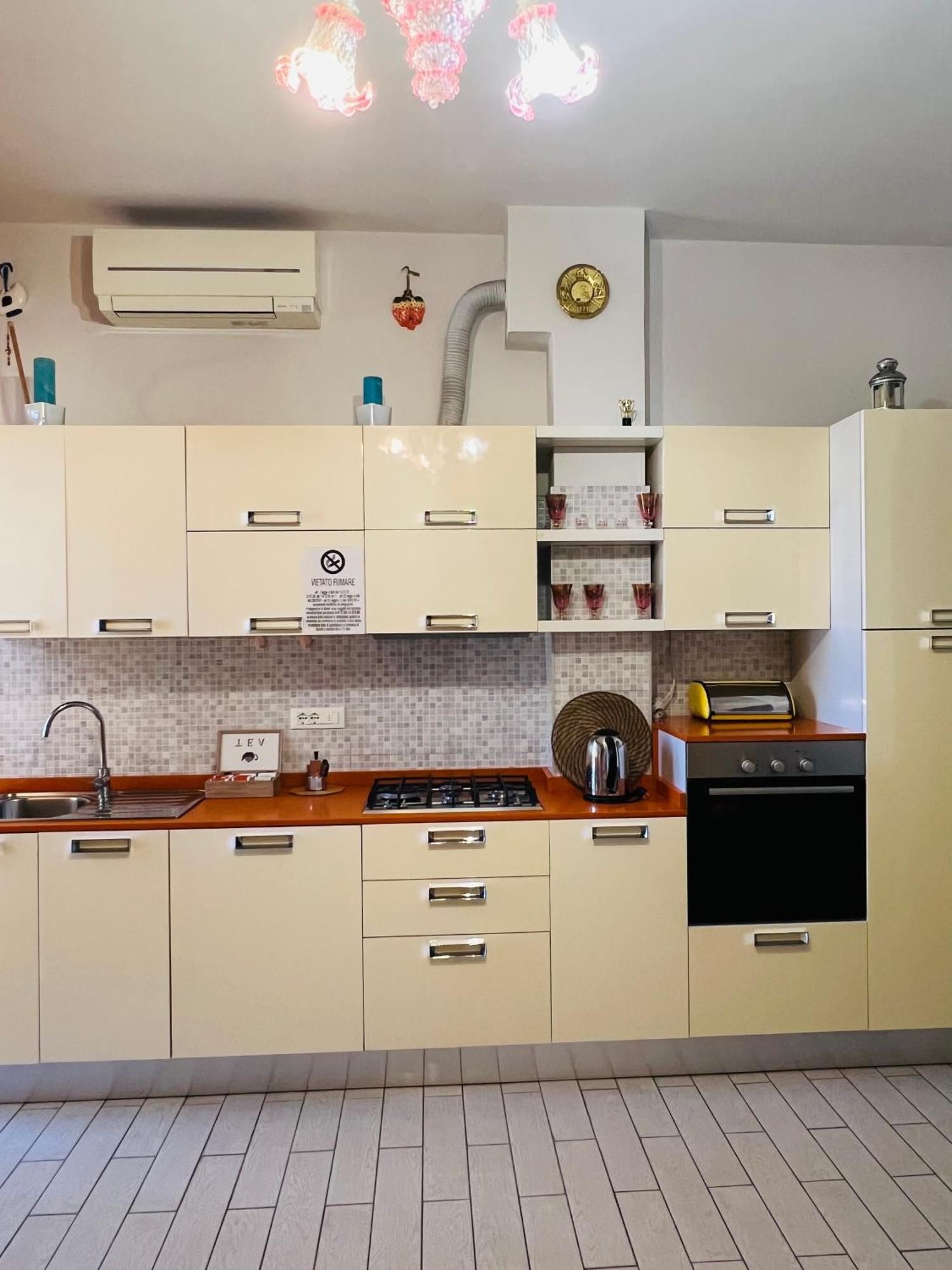 Apartamento Casa Al Mare Valentina Viareggio Exterior foto